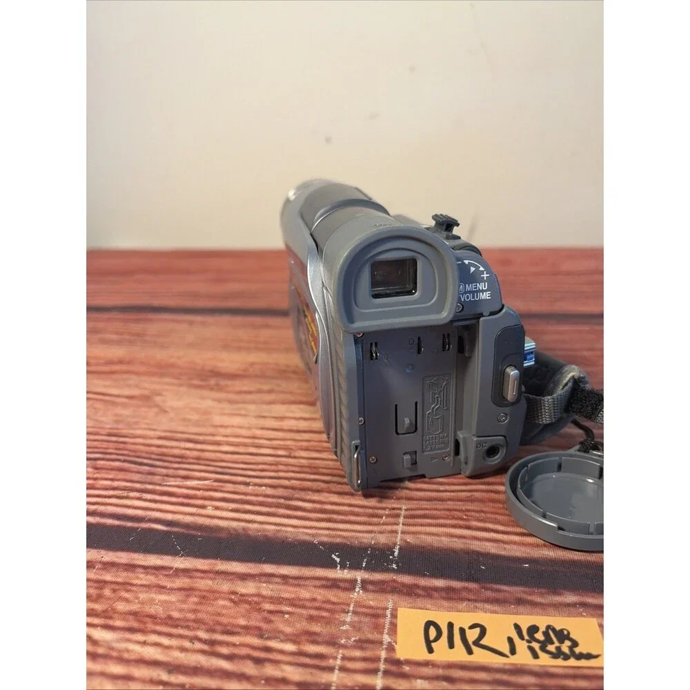 JVC GR-D70U Mini DV Camcorder Digital Video Camera For Parts
